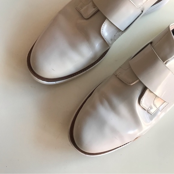 COLE HAAN GRAND EVOLUTION light grey patent leather shoes - Picture 3 of 5